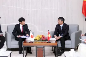 Permanent Deputy Minister of the Ministry of Foreign Affairs Nguyen Minh Vu (R) receives Vice Minister for Foreign Affairs of Japan Shimada Tomoaki in Ho Chi Minh City on March 7. (Photo: SGGP)