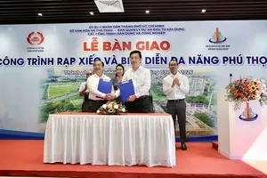 A the handover ceremony of the Phu Tho Circus and Multi-Purpose Performing Center (Photo: SGGP)
