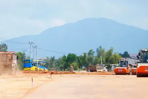 Construction site of the interchange between the Quy Nhon – Pleiku Expressway and National Highway 19