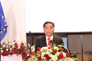 Standing Vice Chairman of the Ho Chi Minh City People’s Committee Nguyen Loc Ha speaks at the meeting. (Photo: SGGP)