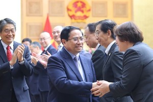 Prime Minister Pham Minh Chinh meets with leaders of Japanese businesses. (Photo: VNA)