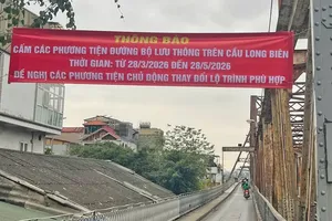 Hanoi will ban traffic on Long Bien Bridge from March 28 to May 27. (Photo: SGGP)
