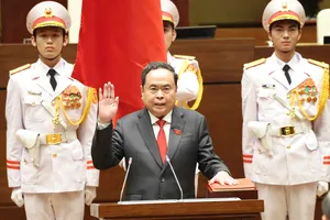 Chairman of the National Assembly in the 16th tenure Tran Thanh Man takes the oath of office on April 6. (Photo: SGGP)