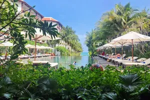 Mui Ne’s appeal stems from the interplay between its distinctive natural landscapes and an increasingly developed service ecosystem.