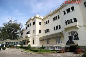 Dalat Palace Heritage Hotel slashes room rates by 45 percent to boost tourism.