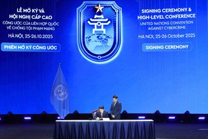 General Luong Tam Quang, Minister of Public Security of Vietnam, signed the United Nations Convention against Cybercrime under the auspices of the United Nations. (Photo: TTXVN)