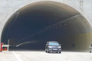 Over 178 km of Quang Ngai-Gia Lai expressway officially opened to traffic