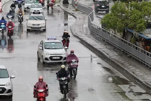 Cold air triggers widespread thunderstorms across multiple regions. (Photo: SGGP)