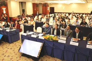 Speakers and participating enterprises at the event (Photo: SGGP)