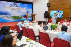 Delegates attend the seminar. (Photo: SGGP)