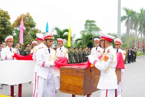 The martyrs will be laid to rest at the Road 9 National Martyrs Cemetery in Quang Tri (Photo: SGGP)