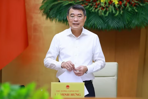 Prime Minister Le Minh Hung speaks at the Government’s regular meeting for May on June 3. (Photo: VNA)