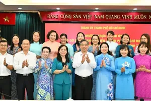 Mr. Nguyen Phuoc Loc and delegates attend the Congress. (Photo: SGGP)
