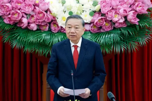 Party General Secretary and State President To Lam speaks at the working session (Photo: VNA)