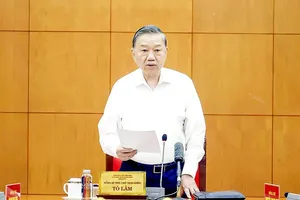 Party General Secretary and State President To Lam chairs a working session on June 10, 2026 with the Government Party Committee and relevant agencies reviewing the implementation of Resolution No. 24-NQ/TW, issued by the 11th Party Central Committee, on proactively responding to climate change, strengthening natural resource management and environmental protection. (Photo: VNA)