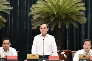 Secretary of the Ho Chi Minh City Party Committee Tran Luu Quang speaks at the conference. (Photo: SGGP)