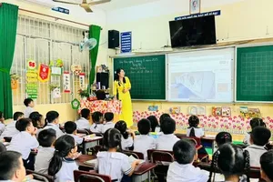 Students at Thuan Kieu Primary School in Dong Hung Thuan Ward, Ho Chi Minh City, attend a classroom lesson. (Photo: SGGP)