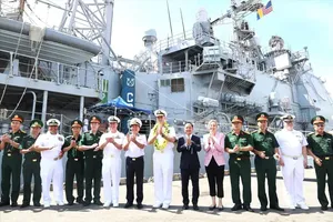 The welcoming ceremony was held at Tien Sa Port (Photo: SGGP)