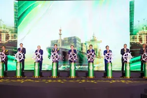 Deputy Prime Minister Le Tien Chau and delegates at the launch ceremony of the Hai Phong Free Trade Zone. (Photo: SGGP)