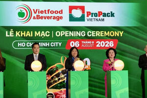 Delegates at the opening ceremony of the Vietfood & Beverage – ProPack Vietnam 2026 exhibition. (Photo: VNA)