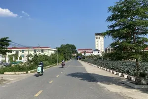 After days of rain, hot weather returns to Hanoi from the afternoon of August 8, with temperatures gradually rising. (Photo: SGGP)