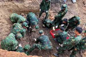 The search and recovery of martyrs’ remains is carried out with utmost care and precision. (Photo: SGGP)