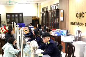 At a tax office in Hung Yen province (Photo: VNA)