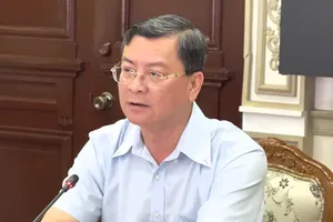 Vice Chairman of the Ho Chi Minh City People’s Committee Nguyen Cong Vinh speaks at the meeting. (Photo: SGGP)