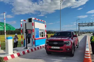 Electronic toll collection on an expressway (Photo: SGGP)