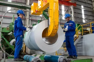 Workers on the production line at Dong A Tole JSC in Dong An 2 Industrial Park, Ho Chi Minh City (Photo: SGGP)