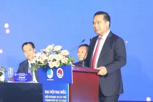 Chairman of the Ho Chi Minh City People’s Committee Nguyen Van Duoc delivers his speech at the event. (Photo: SGGP)
