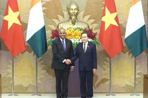 National Assembly President Tran Thanh Man (right) and his Côte d’Ivoire counterpart Patrick Achi in Hanoi on August 23 (Photo: SGGP)