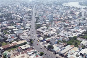 National Highway 13 section through Ho Chi Minh City has suffered chronic traffic congestion for decades (Photo: VNA)