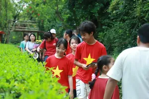 Tourists visit the Kim Lien Special National Relic Site during the September 2 holiday. (Photo: SGGP)
