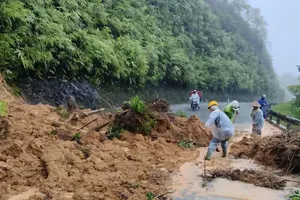 Heavy rains cause severe flooding, landslide in Central region