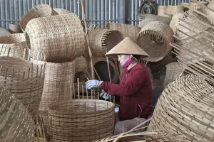 A traditional weaving establishment in Thai My Commune, Ho Chi Minh City (Photo: SGGP)