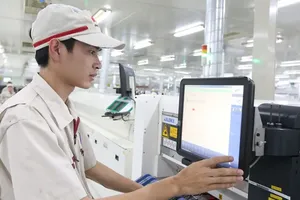 Semiconductor circuit boards are manufactured at UMC Vietnam Co., Ltd. in Tan Truong Industrial Park, Cam Giang District, Hai Duong Province (Photo: SGGP)