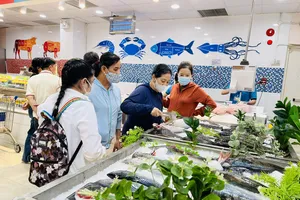 Sản phẩm, hàng hóa tại siêu thị được kiểm soát chặt đầu vào