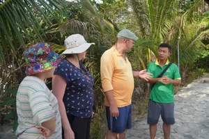 Khách quốc tế tham quan hòn Bảy Cạnh, Vườn quốc gia Côn Đảo