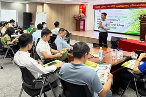 Đại diện Phòng quản lý chất lượng Saigon Co.op chia sẻ tại chương trình nâng cao năng lực nhà cung cấp năm 2025