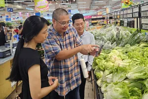 Người tiêu dùng dễ dàng quét mã QR để kiểm tra nguồn gốc sản phẩm