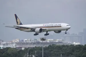 Máy bay Boeing lại gặp sự cố trong khi bay