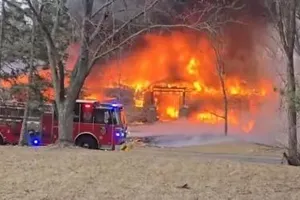 Mỹ: Máy bay lao xuống khu dân cư, ít nhất 1 người thiệt mạng