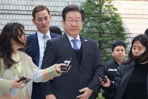 Lãnh đạo đảng đối lập Hàn Quốc ra tranh cử Tổng thống