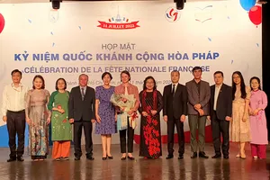 Họp mặt kỷ niệm lần thứ 236 Quốc khánh Cộng hòa Pháp 