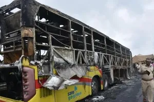 Một vụ tai nạn xe khách ở Pakistan. Ảnh: AL JAZEERA