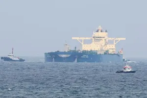 Tàu chở dầu của Hàn Quốc sau khi đi qua eo biển Hormuz, chuẩn bị cập cảng Ulsan. Ảnh: YONHAP