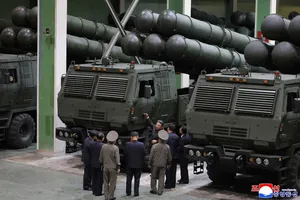 Nhà lãnh đạo Triều Tiên Kim Jong Un thăm một cơ sở quốc phòng. Ảnh:KCNA