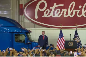 Tổng thống Donald Trump khởi động chiến dịch vận động bầu cử giữa nhiệm kỳ