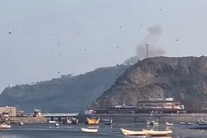 Houthi tấn công dinh Tổng thống Yemen